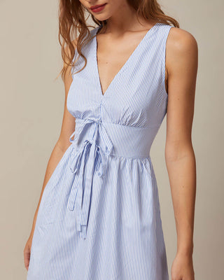El Vestido Maxi Rayado con Escote en V y Fruncido Azul