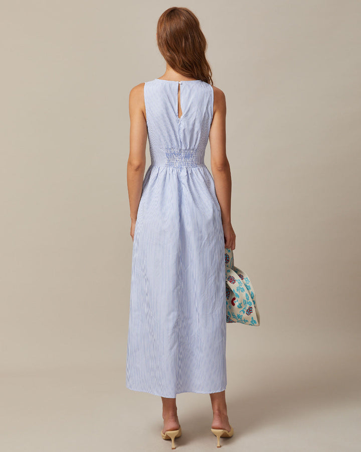 El Vestido Maxi Rayado con Escote en V y Fruncido Azul