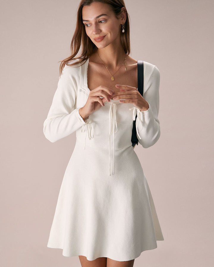 El Vestido Mini de Suéter de Cuello Cuadrado Blanco