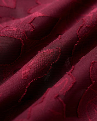 Vestido Midi Slip Jacquard de Cuello Corazón en Rojo Vino