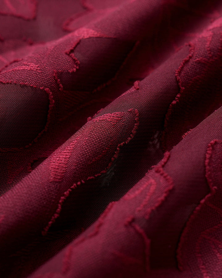 Vestido Midi Slip Jacquard de Cuello Corazón en Rojo Vino