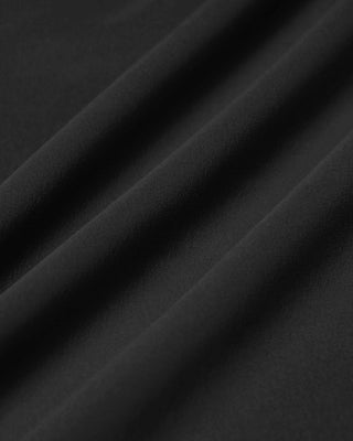 Vestido Midi Deslizante Negro con Cuello Cuadrado y Bolsillos