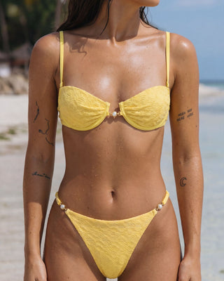 Conjunto de Bikini Texturizado Amarillo con Aros