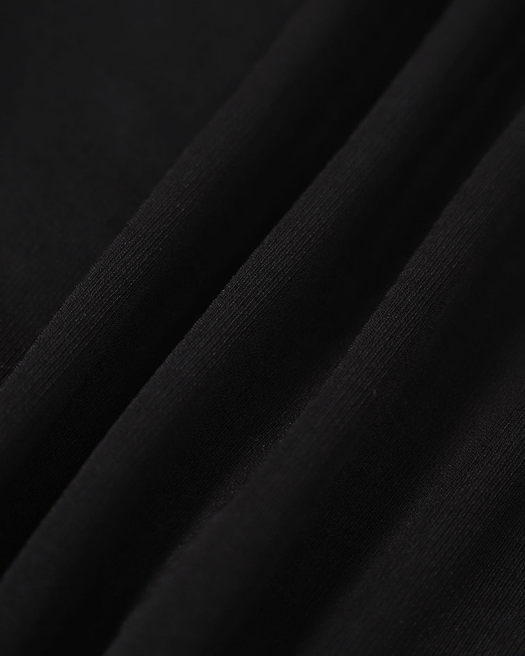 El Vestido Largo Ajustado con Escote Corazón Negro