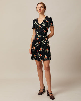El Vestido Mini Floral Negro con Cuello en V