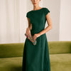 El Vestido Midi Verde con Escote Barco y Corte en la Espalda