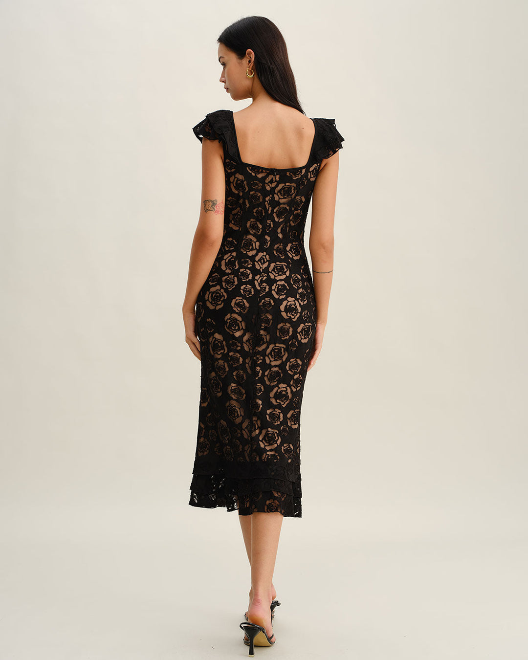 Vestido Midi de Sirena con Volantes Texturizados en Negro