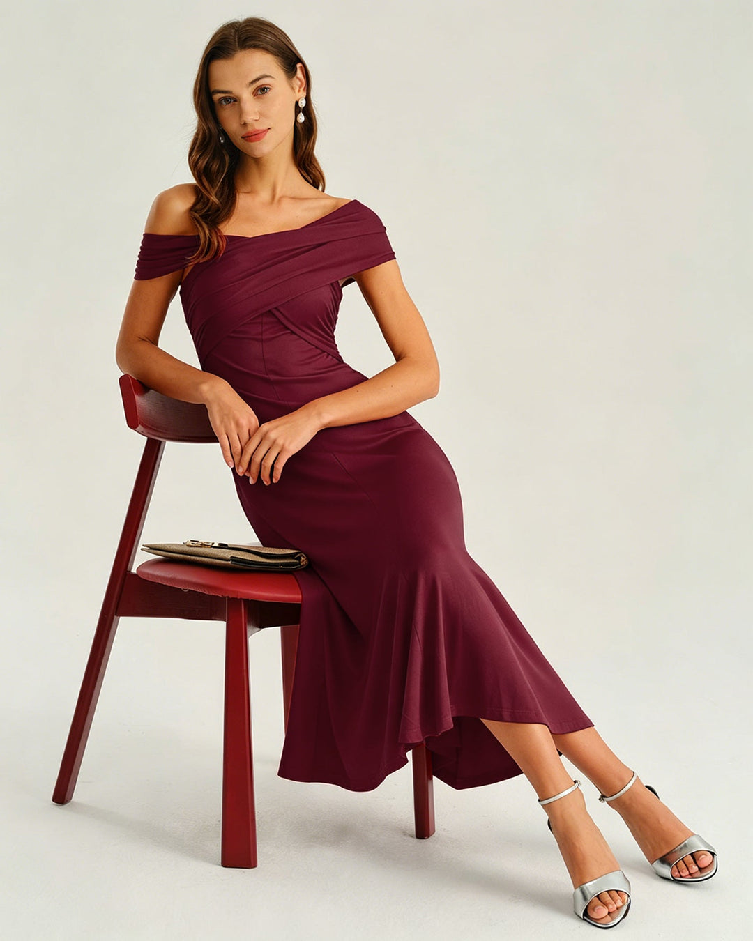 Vestido Midi Arrugado de Un Hombro en Rojo Vino