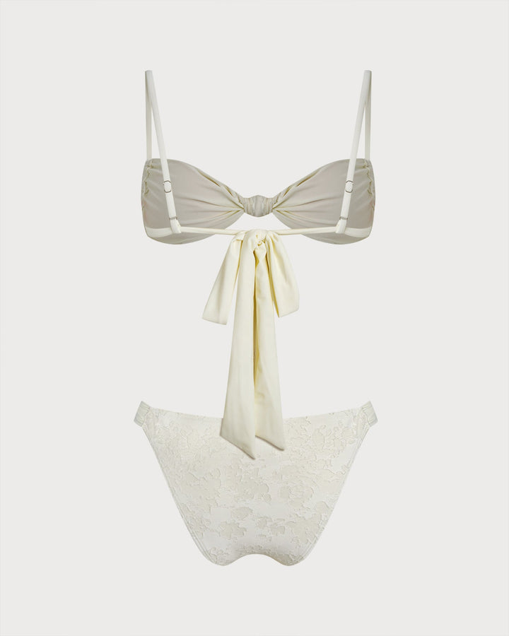 Conjunto de Bikini Triangular Texturizado Blanco con Cuerda