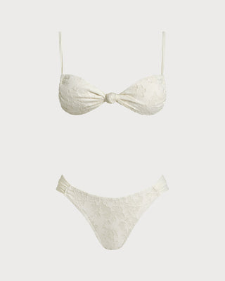 Conjunto de Bikini Triangular Texturizado Blanco con Cuerda