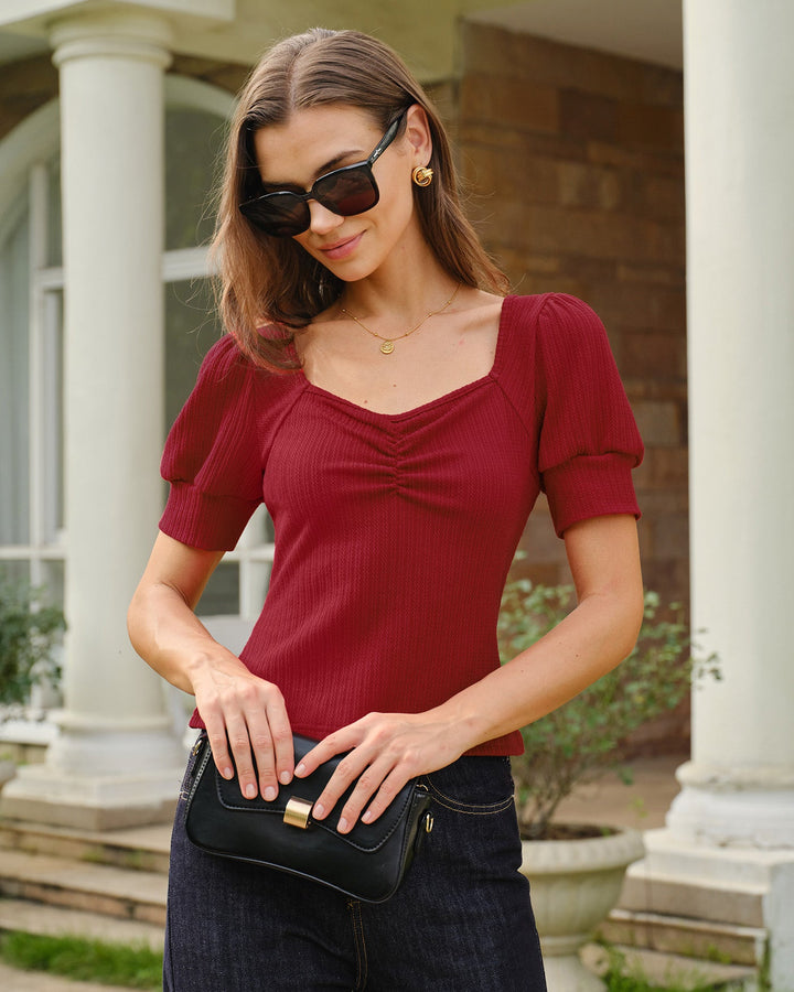 Camiseta Roja de Cuello en V con Mangas de Linterna