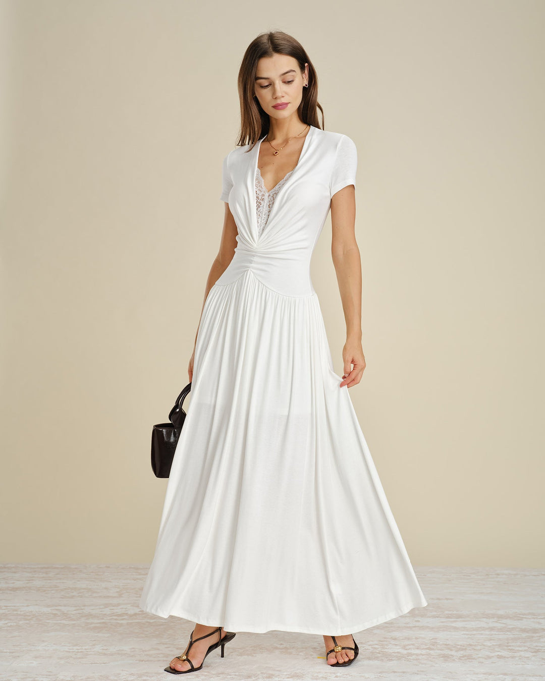 Vestido Maxi Blanco con Encaje y Corte en V