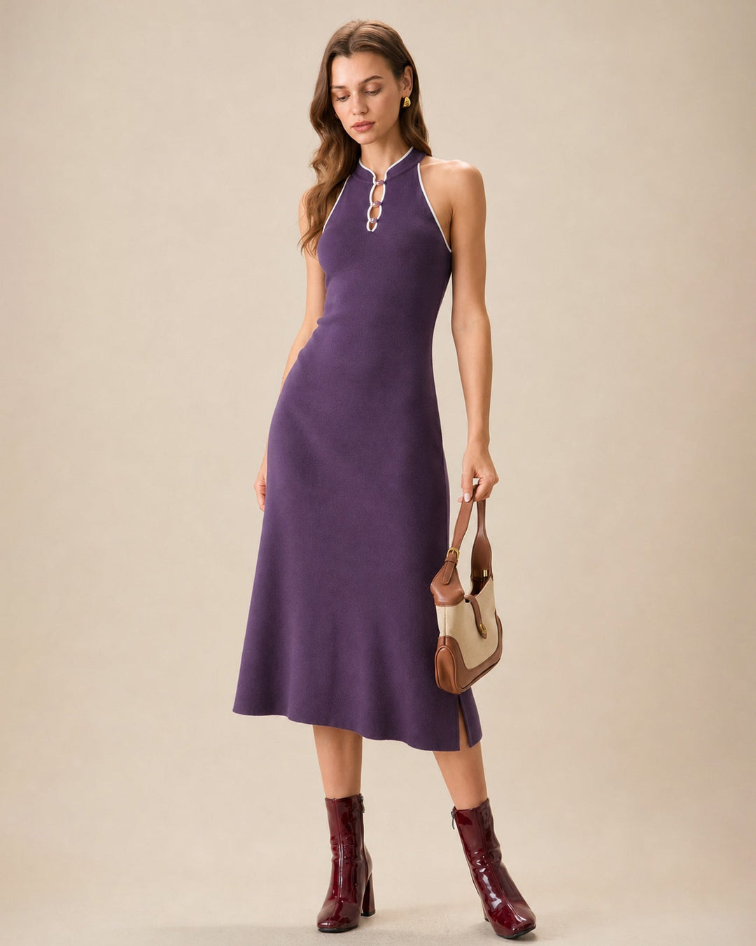 Vestido Midi Sirena con Cuello Mandarín y Abertura en Púrpura