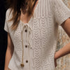 Cárdigan de Punto Texturizado Beige con Cuello en V y Botones