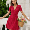 Vestido Mini de Encaje con Botones y Cuello en V Rojo