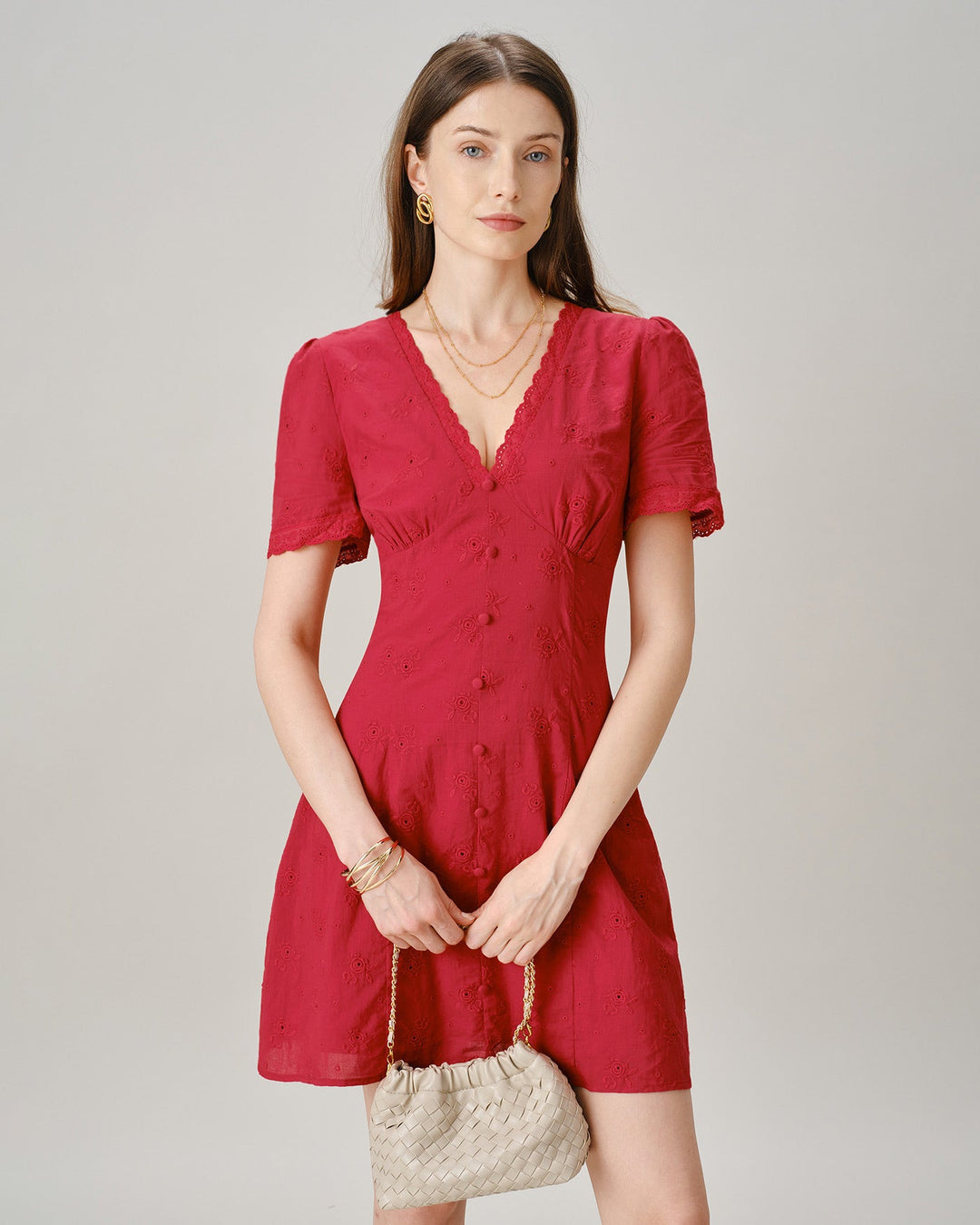 Vestido Mini de Encaje con Botones y Cuello en V Rojo