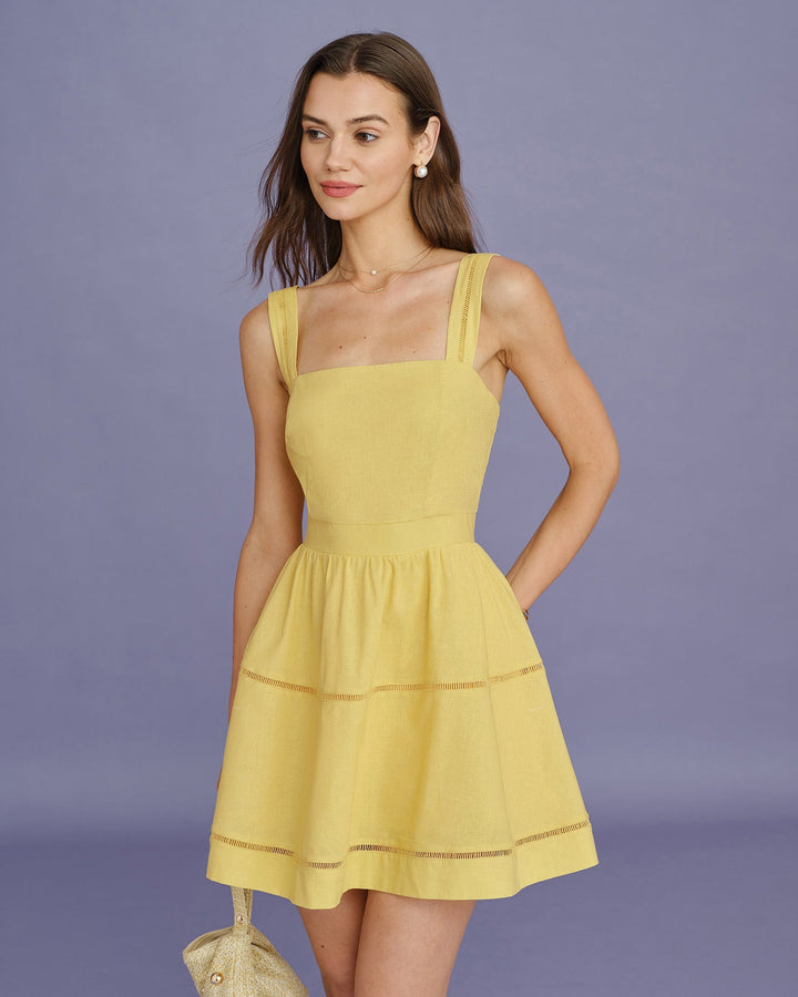 Vestido Mini con Cuello Cuadrado Amarillo