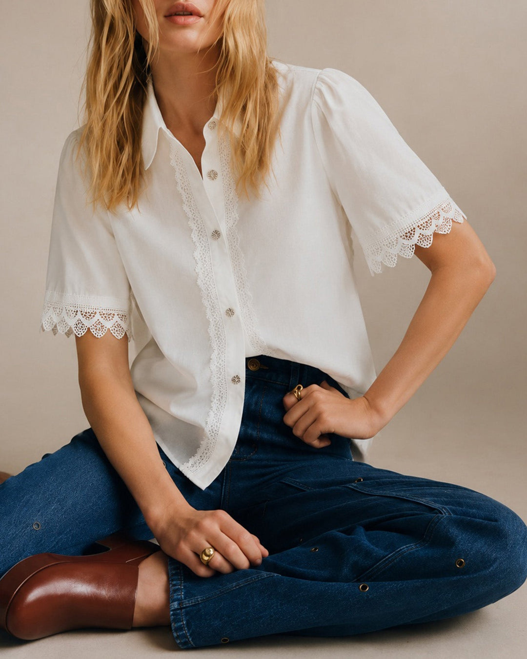 Camisa de Botón con Detalles en Blanco