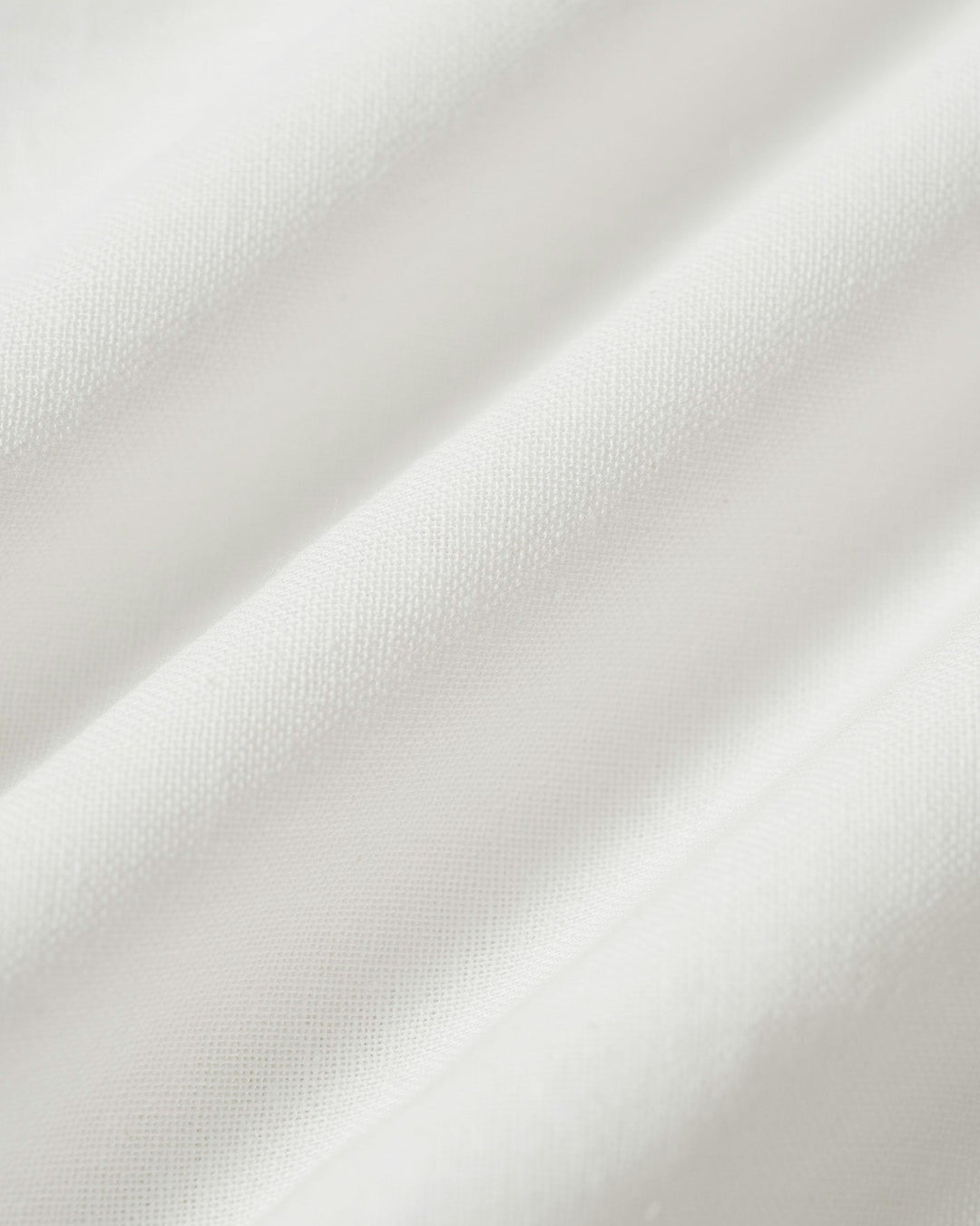 Camisa de Botón con Detalles en Blanco