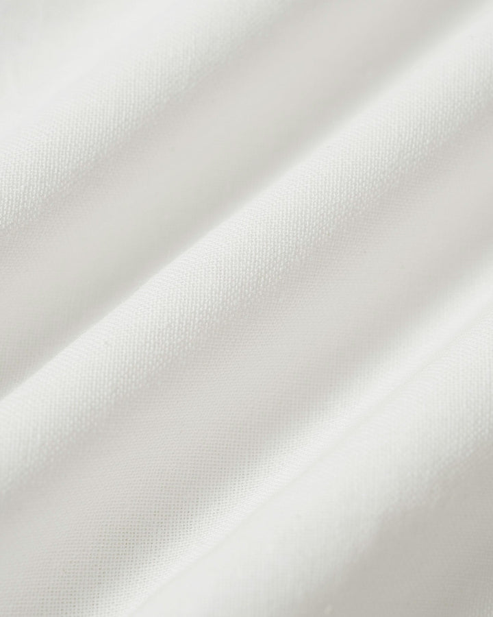 Camisa de Botón con Detalles en Blanco