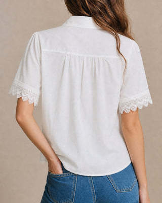 Camisa de Botón con Detalles en Blanco