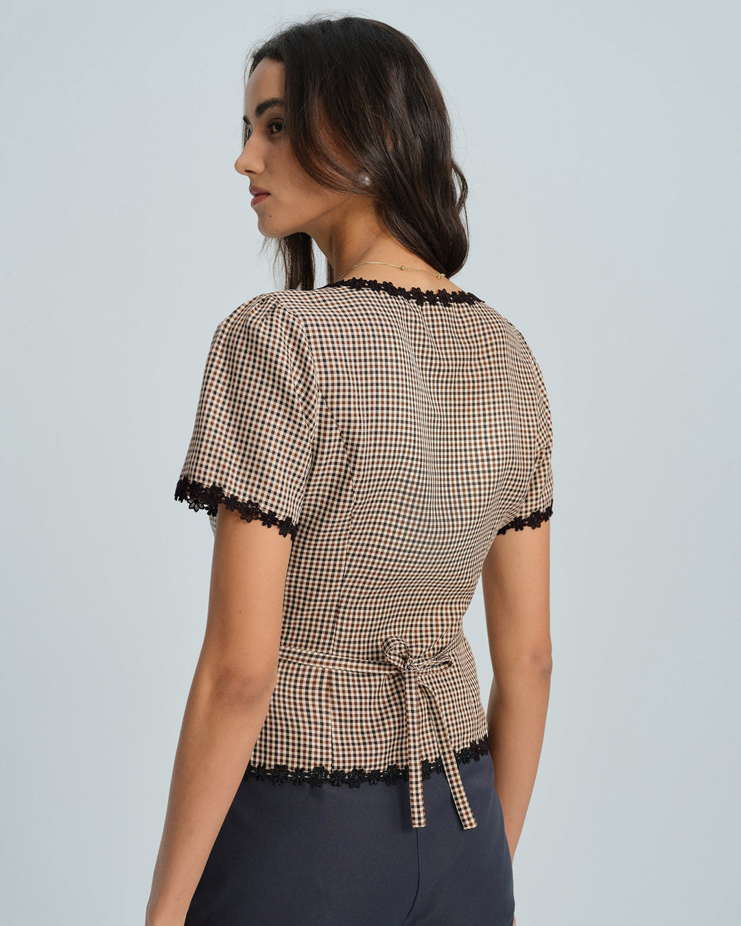 Blusa de Cuello Cuadrado a Cuadros Café