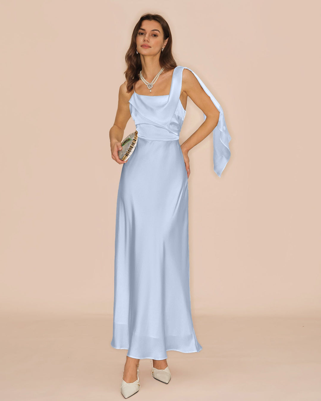 Vestido Largo de Satén con Escote Cuadrado Azul