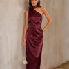 Vestido Maxi de Satén Rojo Vino de Un Hombro