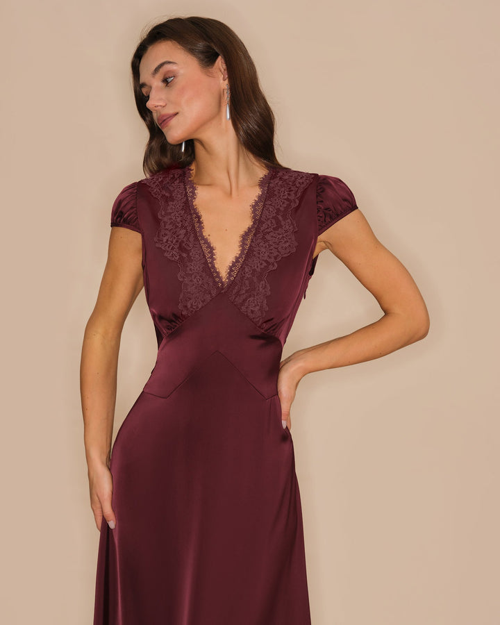 Vestido Maxi de Encaje V en Rojo Vino