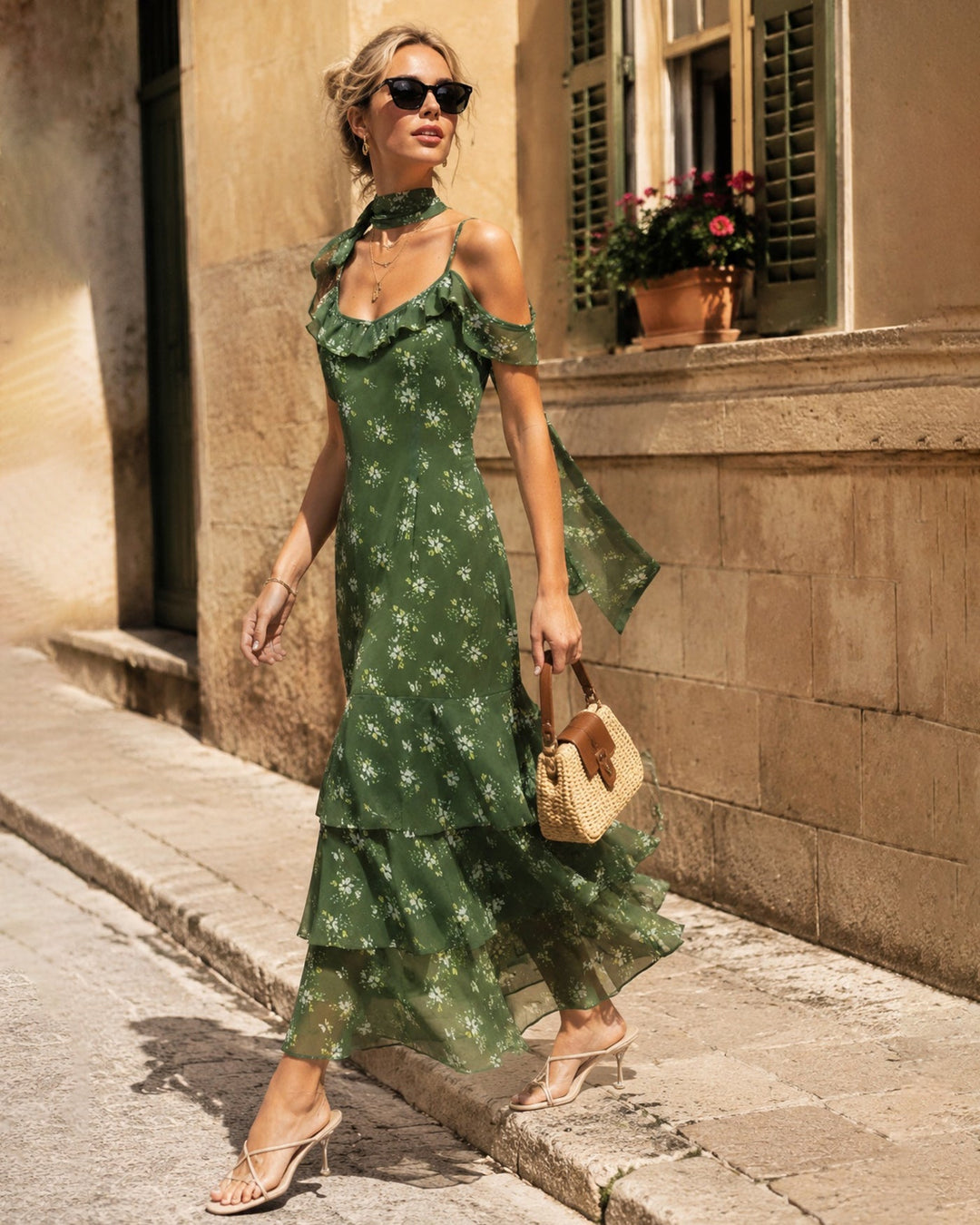 Vestido Maxi Floral con Volantes y Escote en V Verde