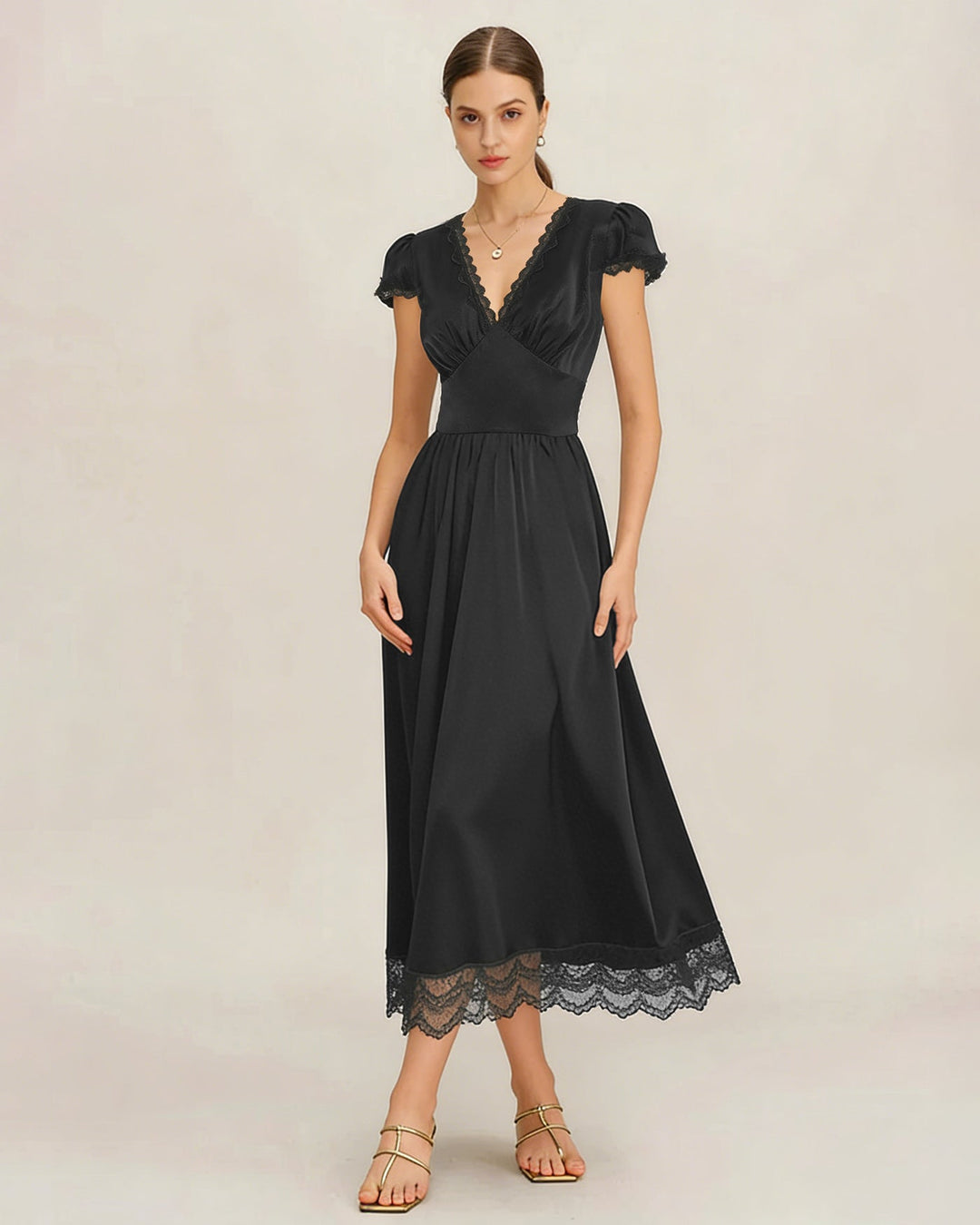 Vestido Maxi de Manga Abullonada con Encaje y Escote en V Negro