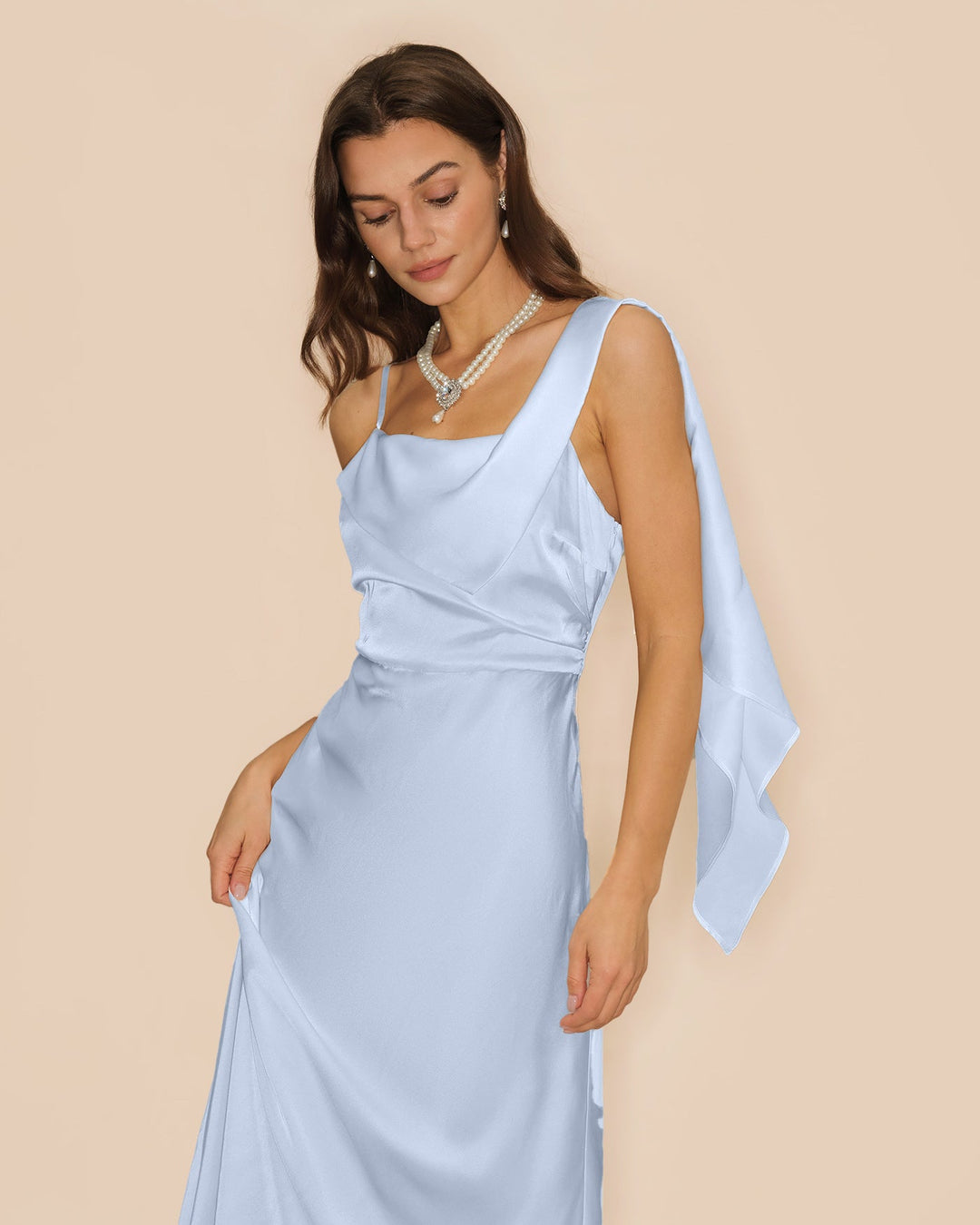 Vestido Largo de Satén con Escote Cuadrado Azul
