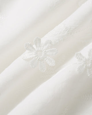 Vestido Maxi de Encaje con Flores y Cuello Cuadrado Blanco