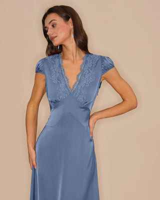 Vestido Maxi de Encaje con Cuello en V Azul