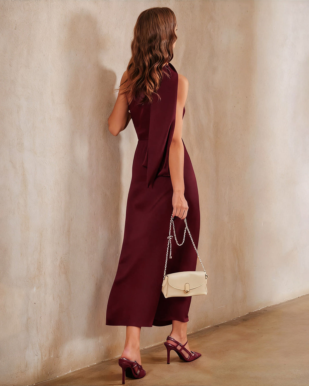 Vestido Maxi de Satén Rojo Vino de Un Hombro