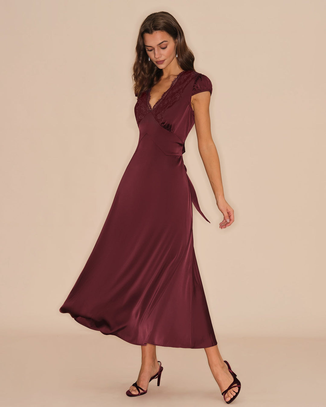Vestido Maxi de Encaje V en Rojo Vino