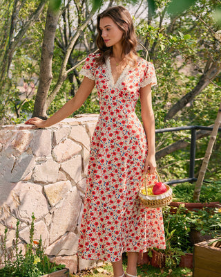 Vestido Maxi Floral de Encaje Rojo con Escote en V