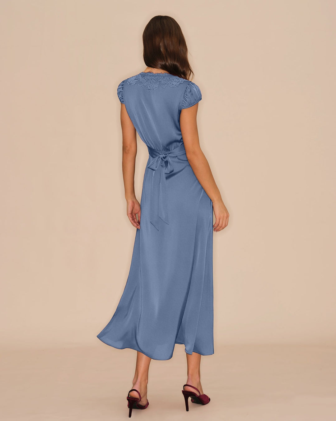 Vestido Maxi de Encaje con Cuello en V Azul
