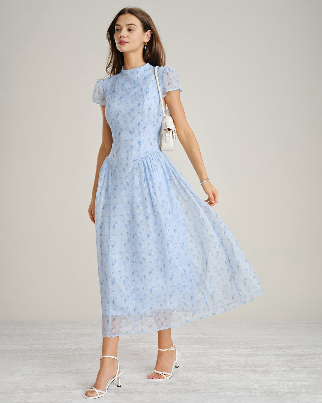 Vestido Maxi de Chifón Floral con Cuello Mock Azul