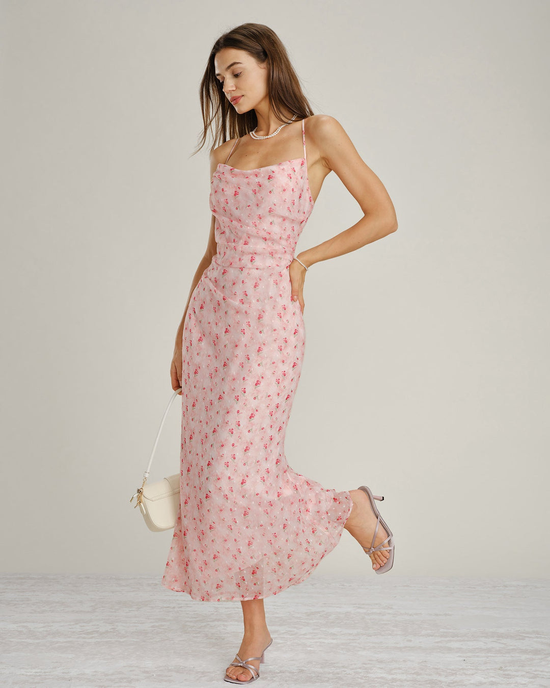 Vestido Maxi Slip Floral con Cuello de Cowl Rosa
