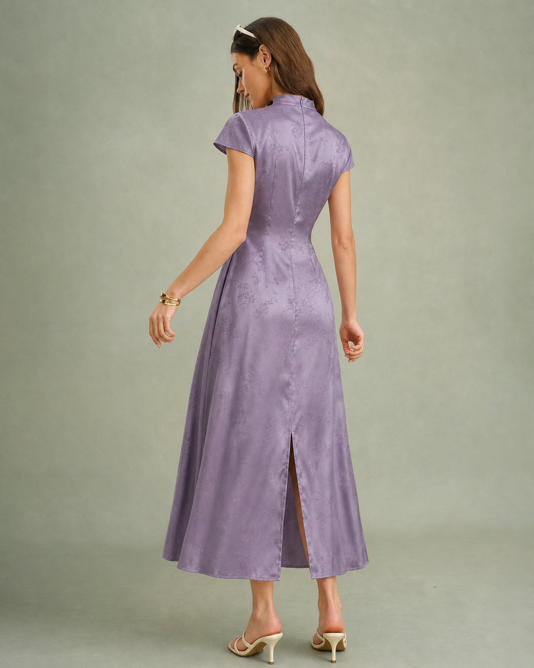 Vestido Maxi de Satén con Cuello Mandarín y Abertura