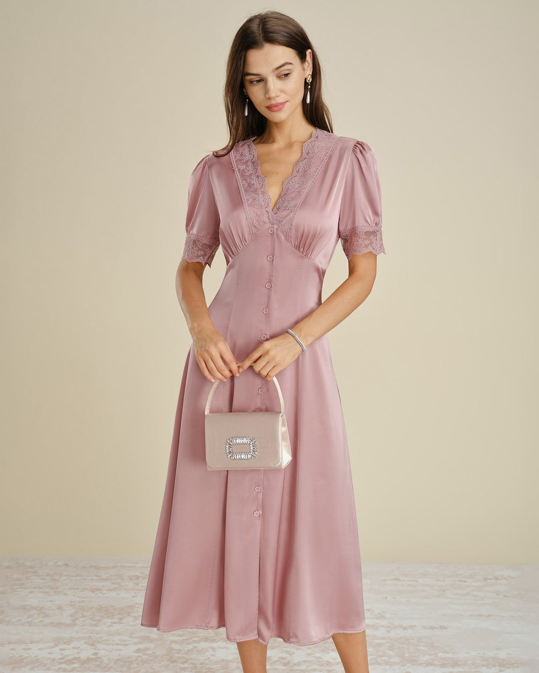 Vestido Midi de Satén con Encaje Rosa