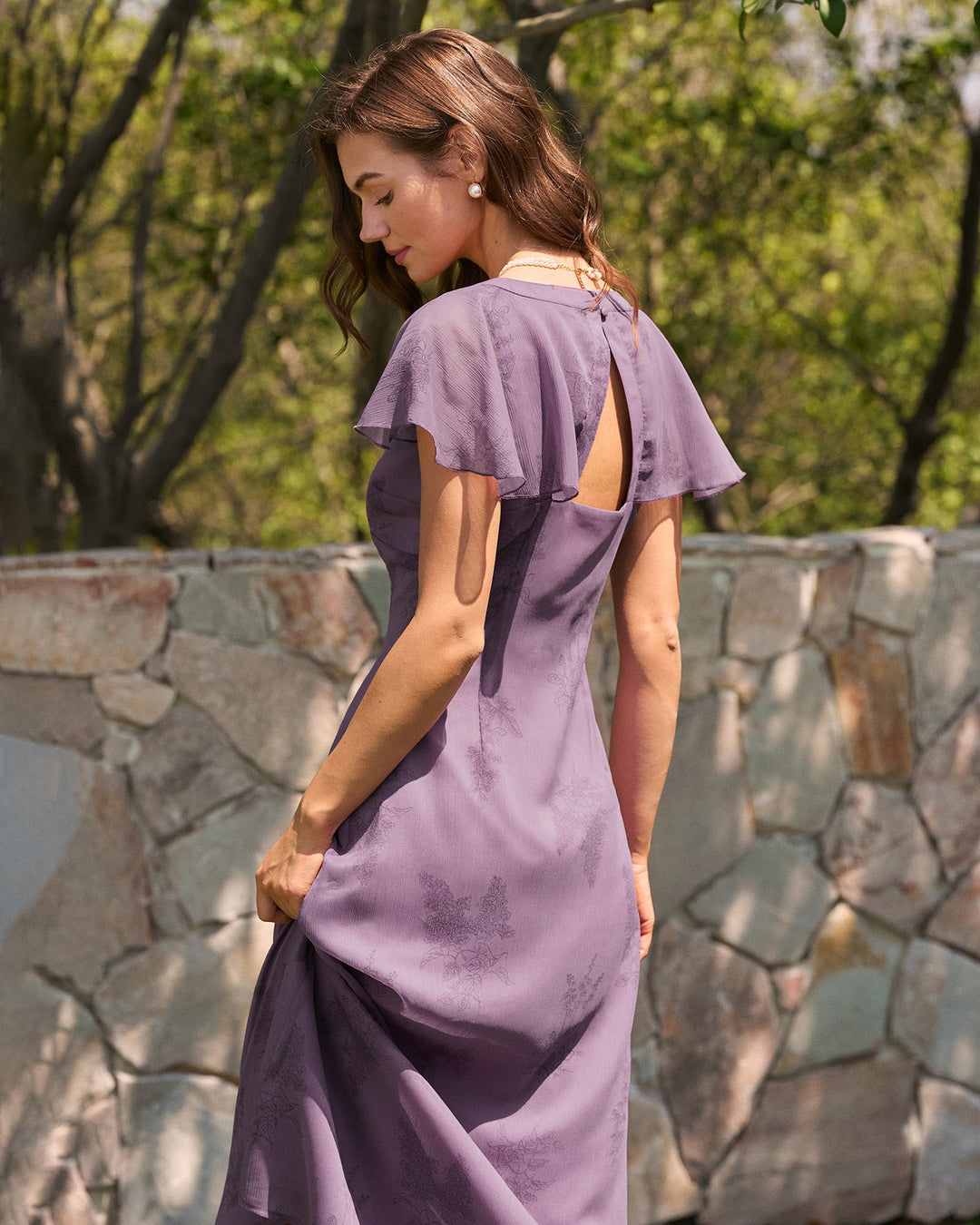 Vestido Midi Floral de Manga Mariposa con Escote en V Morado