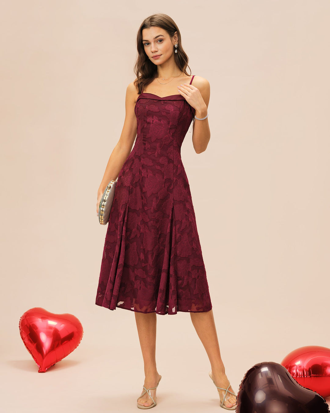 Vestido Midi Slip Jacquard de Cuello Corazón en Rojo Vino