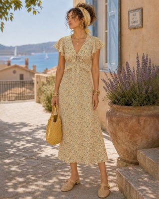 Vestido Midi Floral con Volantes y Cuello en V Amarillo