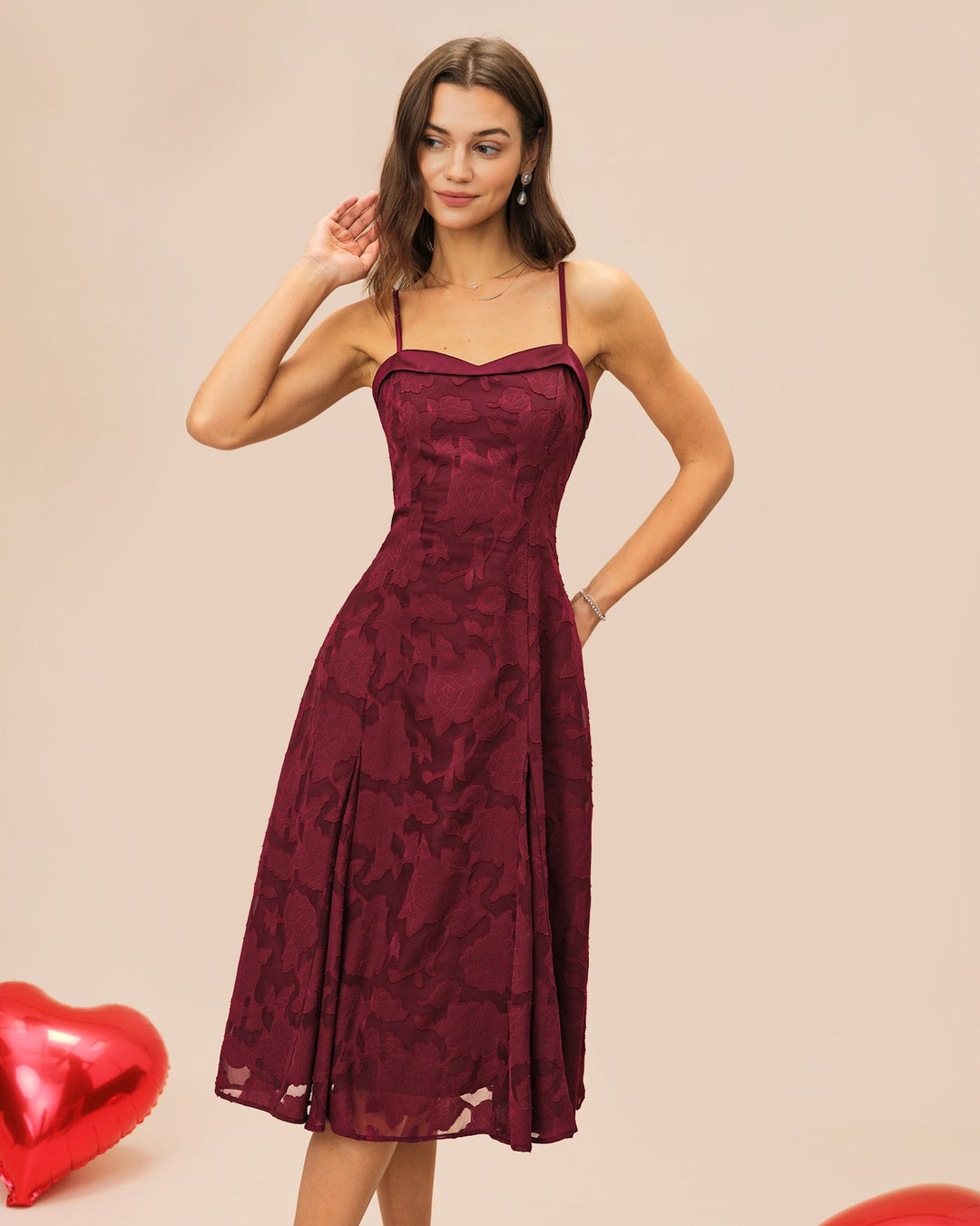 Vestido Midi Slip Jacquard de Cuello Corazón en Rojo Vino