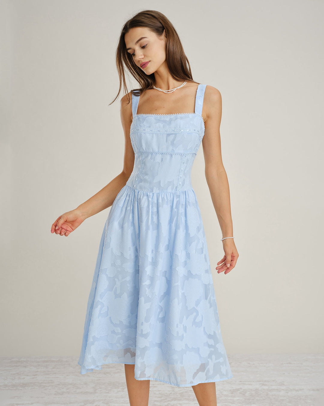 Vestido Midi de Encaje Jacquard con Escote Cuadrado Azul