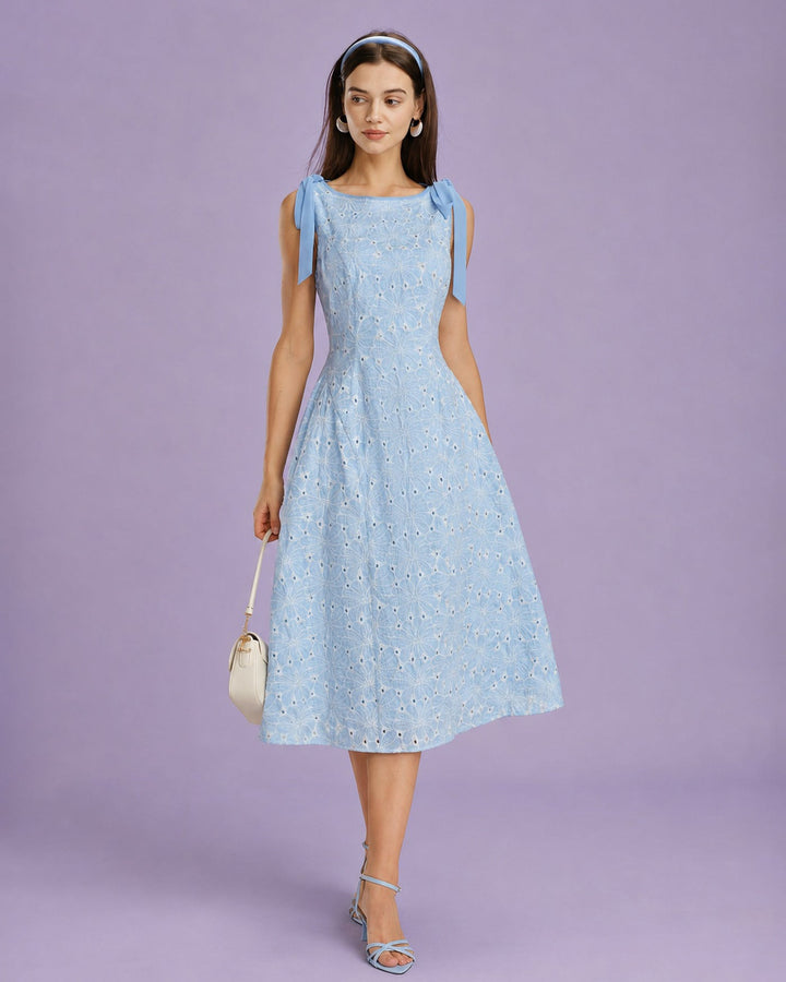 Vestido Midi de Bordado con Cuello Barco Azul