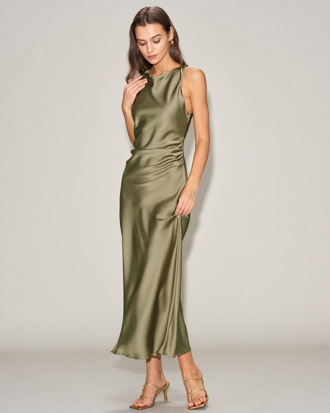 Vestido Midi Slip de Satén Verde con Escote Barco