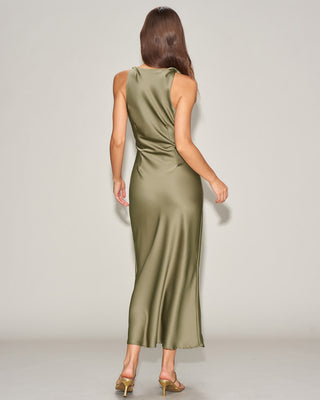 Vestido Midi Slip de Satén Verde con Escote Barco